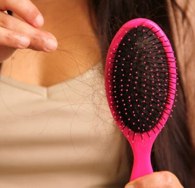 Traiter la chute de cheveux avec le Dr Cormary à Lyon