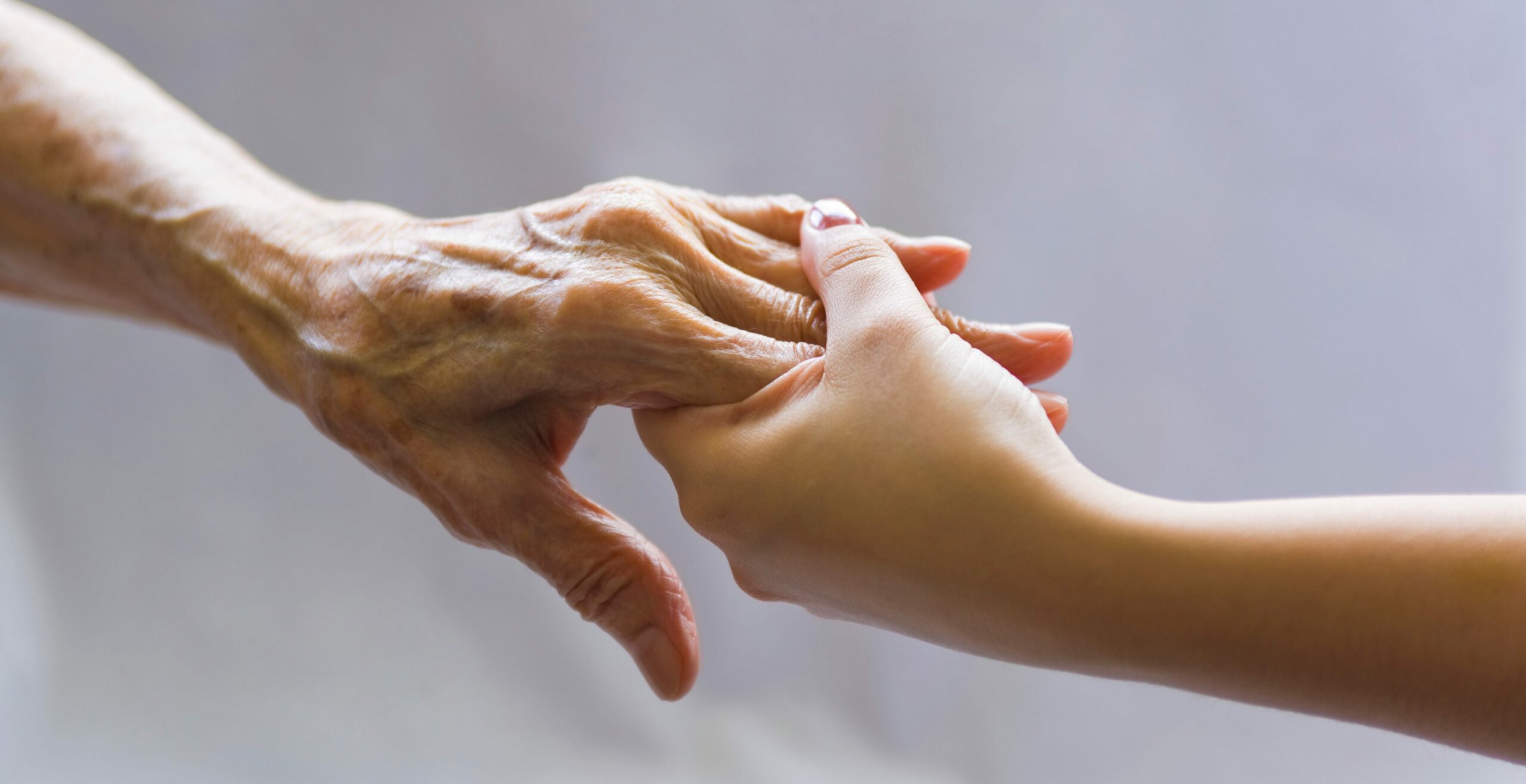 Les solutions de rajeunissement des mains par le Dr Cormary à Lyon